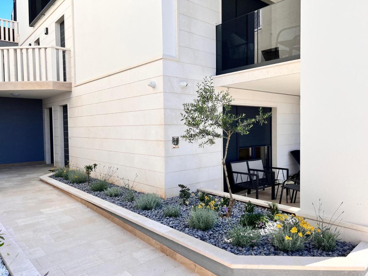 Luxury Beachfront Villa Carlisa Čiovo Buitenkant foto